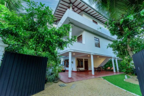 Villa Guru Hikkaduwa